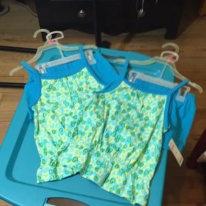 2 Girls Summer outfits